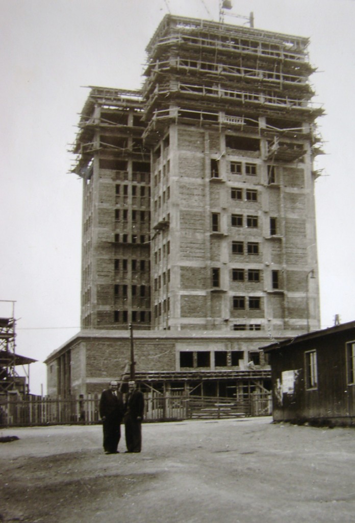 Vpravo Ing. arch. Josef Havlíček